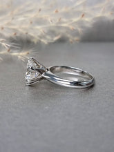 Load image into Gallery viewer, 3.00ct Round Brilliant Cut Classic Moissanite Diamond Ring