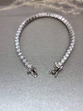 Load image into Gallery viewer, 0.20ct Each Round Brilliant Cut Moissanite Diamond Tennis Bracelet
