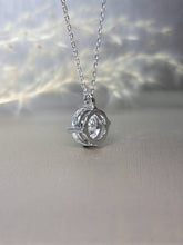 Load image into Gallery viewer, 3.00ct Round Brilliant Cut Intersectional 4-Prong Classic Moissanite Diamond Necklace