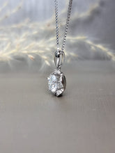 Load image into Gallery viewer, 1.00ct Round Brilliant Cut Moissanite Diamond Petal Setting Necklace