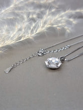 Load image into Gallery viewer, 1.00ct Round Brilliant Cut Moissanite Diamond Petal Setting Necklace