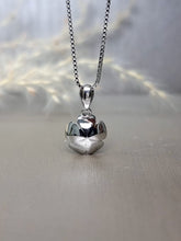 Load image into Gallery viewer, 1.00ct Round Brilliant Cut Moissanite Diamond Petal Setting Necklace