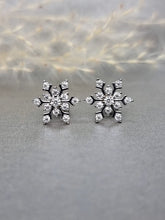 Load image into Gallery viewer, 0.70ct Snow Flake Moissanite Diamond Earring