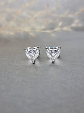 Load image into Gallery viewer, 1.00ct/Ea Heart Shape Cutting Classic Moissanite Earring
