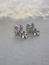 Load image into Gallery viewer, 1.00ct/Ea Oval Shape Cutting Halo Moissanite Diamond Earring