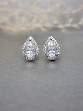 Load image into Gallery viewer, 1.00/Ea Pear Shape Cutting Halo Moissanite Diamond Earring