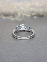 Load image into Gallery viewer, 1.00ct Round Brilliant Cut Moissanite Diamond With Side Marquise Cut Stone Ring