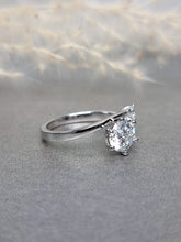 Load image into Gallery viewer, 1.00ct Round Brilliant Cut Moissanite Diamond Ring