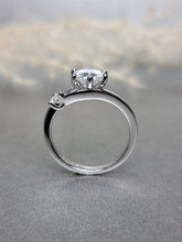 Load image into Gallery viewer, 1.00ct Round Brilliant Cut Moissanite Diamond Ring