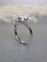 Load image into Gallery viewer, 1.00ct Round Brilliant Cut Moissanite Diamond Ring