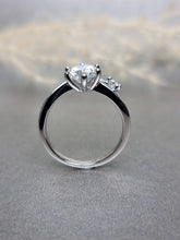Load image into Gallery viewer, 1.00ct Round Brilliant Cut Moissanite Diamond Ring