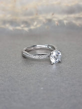 Load image into Gallery viewer, 1.00ct Round Brilliant Cut Moissanite Diamond With Twisted Band Ring