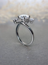 Load image into Gallery viewer, 2.00ct Round Brilliant Cut Moissanite Diamond Ring
