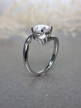 Load image into Gallery viewer, 2.00ct Round Brilliant Cut Moissanite Diamond Ring