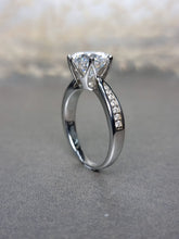Load image into Gallery viewer, 3.00ct Round Brilliant Cut Moissanite Diamond Ring
