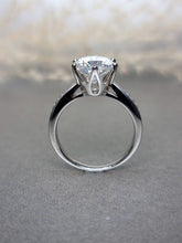 Load image into Gallery viewer, 3.00ct Round Brilliant Cut Moissanite Diamond Ring