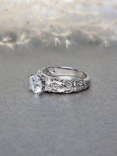 Load image into Gallery viewer, 1.00ct Round Brilliant Cut Moissanite Diamond Wth Design Band Ring