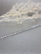 Load image into Gallery viewer, 0.10ct each Round Brilliant Moissanite Diamond Classic Tennis Bracelet