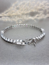 Load image into Gallery viewer, 0.30ct Each Round Brilliant Cut Moissanite Diamond Tennis Bracelet