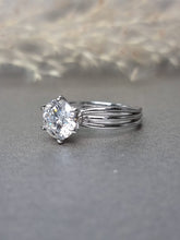 Load image into Gallery viewer, 2.00ct Round Brilliant Cut Moissanite Diamond Ring