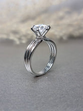 Load image into Gallery viewer, 2.00ct Round Brilliant Cut Moissanite Diamond Ring