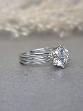 Load image into Gallery viewer, 2.00ct Round Brilliant Cut Moissanite Diamond Ring