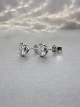 Load image into Gallery viewer, 1.00ct/Ea Moissanite Diamond Classic Bezel Setting Earrings