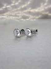 Load image into Gallery viewer, 1.00ct/Ea Moissanite Diamond Classic Bezel Setting Earrings