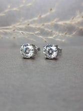 Load image into Gallery viewer, 2.00ct/Ea Round Brilliant Cut Moissanite Diamond Classic 4 prongs Earring