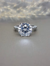 Load image into Gallery viewer, 5.00ct Round Brilliant Cut Moissanite Diamond With Side Stone Unique Band Ring