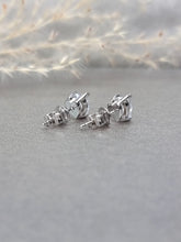 Load image into Gallery viewer, 1.00ct/Ea Heart Shape White Diamond Simulant Earring