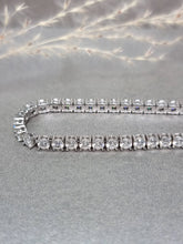 Load image into Gallery viewer, 0.20ct Each Round Brilliant Cut Moissanite Diamond Tennis Bracelet
