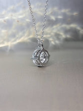 Load image into Gallery viewer, 3.00ct Round Brilliant Cut Intersectional 4-Prong Classic Moissanite Diamond Necklace
