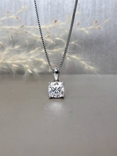 Load image into Gallery viewer, 2.00ct Round Brilliant Cut 4 Prongs Classic Moissanite Diamond Necklace
