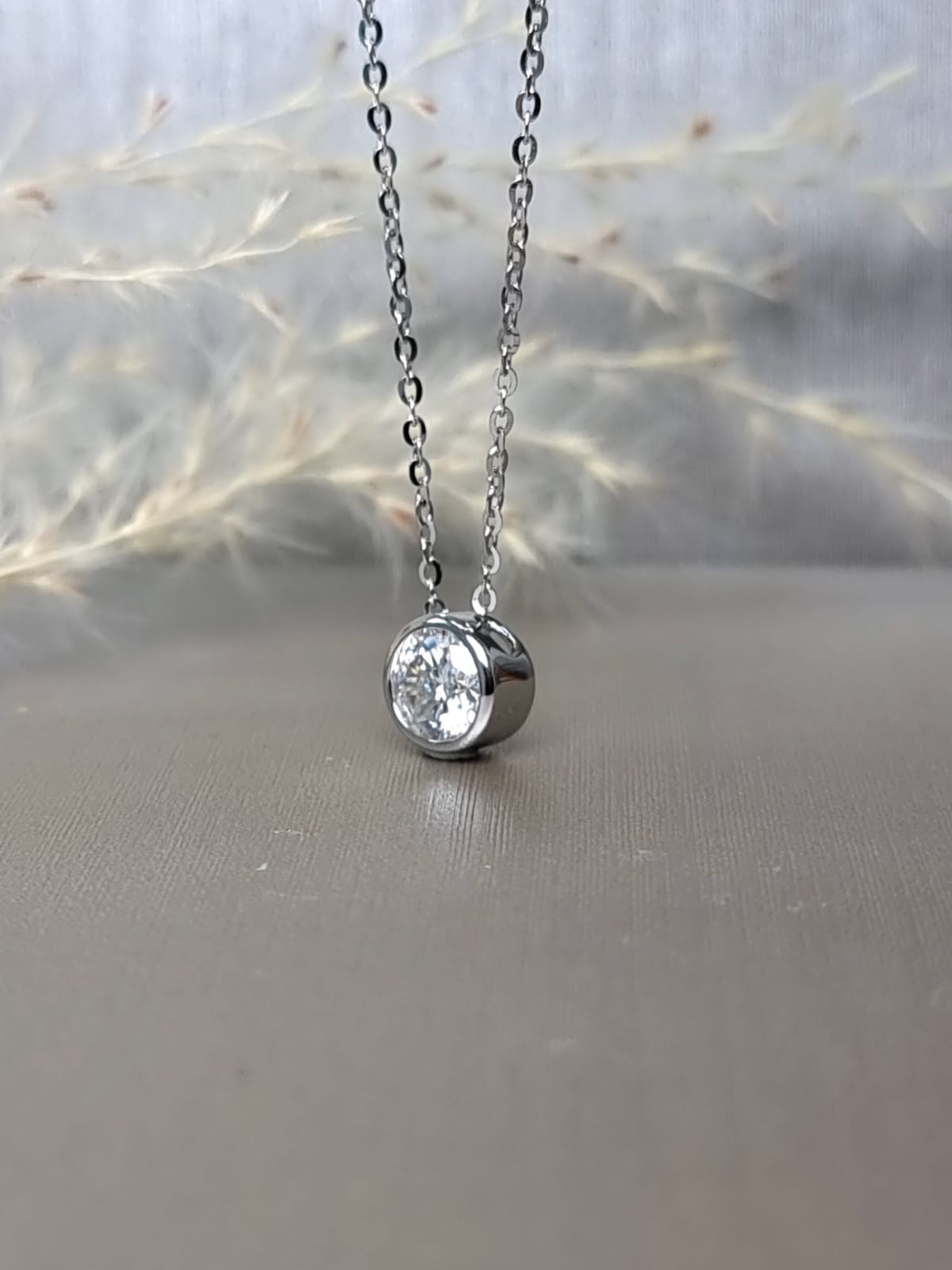 Chain bezel hotsell