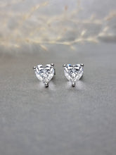 Load image into Gallery viewer, 1.00ct/Ea Heart Shape Cutting Classic Moissanite Earring
