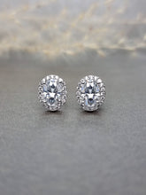 Load image into Gallery viewer, 1.00ct/Ea Oval Shape Cutting Halo Moissanite Diamond Earring
