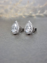 Load image into Gallery viewer, 1.00/Ea Pear Shape Cutting Halo Moissanite Diamond Earring
