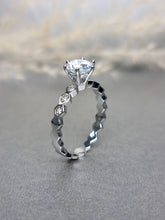 Load image into Gallery viewer, 1.00ct Round Brilliant Cut Moissanite Diamond Ring
