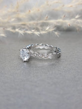 Load image into Gallery viewer, 1.00ct Round Brilliant Cut Moissanite Diamond Ring
