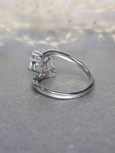Load image into Gallery viewer, 2.00ct Round Brilliant Cut Moissanite Diamond Ring
