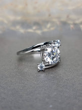 Load image into Gallery viewer, 2.00ct Round Brilliant Cut Moissanite Diamond Ring
