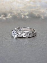 Load image into Gallery viewer, 1.00ct Round Brilliant Cut Moissanite Diamond Wth Design Band Ring
