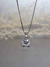 Load image into Gallery viewer, 2.00ct Round Brilliant Cut 4 Prongs Classic Moissanite Diamond Necklace
