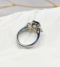 Load image into Gallery viewer, Unheated Tri-color Blue Sapphire
