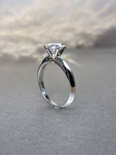 Load image into Gallery viewer, 1.00ct Round Brilliant Cut Moissanite Diamond Classic Knife Edge Ring
