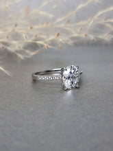 Load image into Gallery viewer, 2.00ct Oval Cut Moissanite Diamond Classic Side Stone Ring
