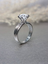 Load image into Gallery viewer, 2.00ct Round Brilliant Cut Moissanite Diamond Ring

