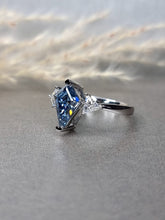 Load image into Gallery viewer, 2.00ct Vivid Blue Kite Cut Moissanite Diamond With Trillion Shape Side Stone Ring
