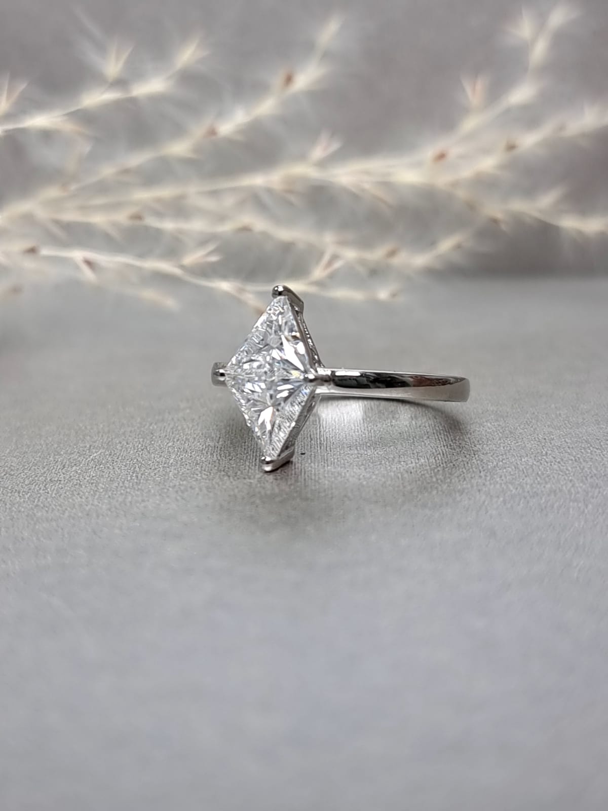 x 2pcs Trillion cut Moissanite Diamond Classic Ring
